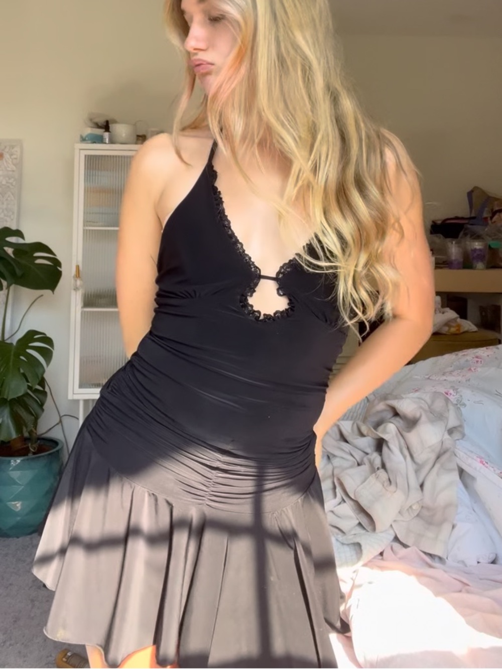 Black Lace-Trim dress with Keyhole Front - Picture 2 of 2